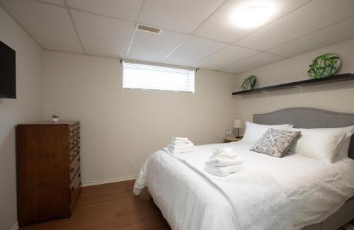 Fort Gary House | Elegant 6 Bedroom House Near U of Manitoba