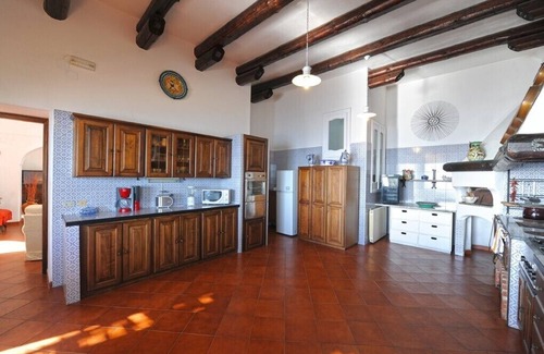 Positano Villa | Elegant and central villa with private gated parking in Positano