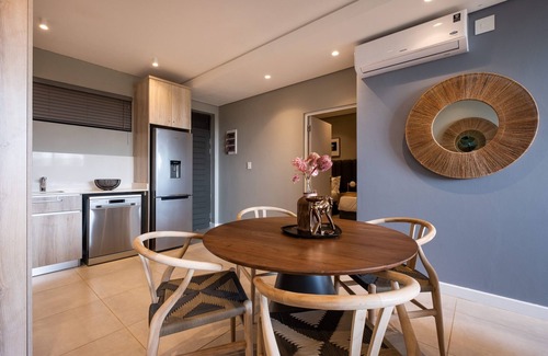 Port Zimbali Apartment | Elegant and Stylish 2 Bedroom - 201 Boulevard Suite