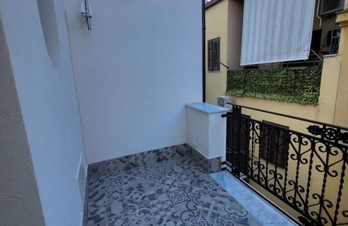 Monte di Pieta Apartment | Elegant apartment located on the 3rd floor of a newly renovated building