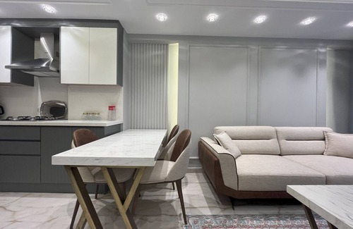 Zeytinburnu Apartment | Elegant Apartment next to ISTANBUL Fisekhane&Zeytinburnu Marmaray Metro Station