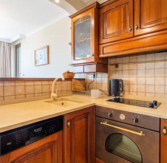 rayon Triaditsa Apartment | Elegant Aristocratic 2 BDRM Flat, TOP Location