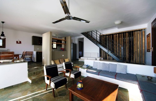 Ydrousa House | Elegant beachfront house with amazing sea view and beautiful garden