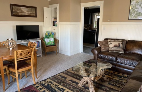 Wolfeboro Condo | Elegant condo on the water in downtown Wolfeboro