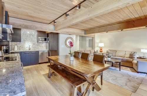 Aspen Condo | Elegant Downtown Chateau | Walk to Shop, Ski & Dine