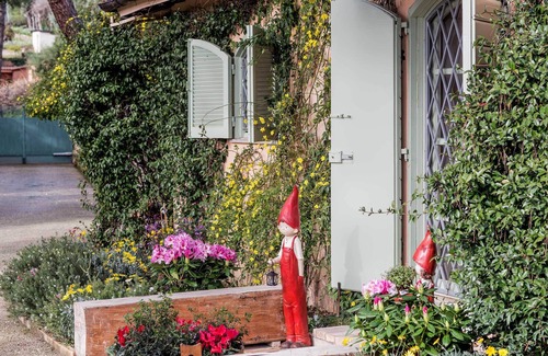 Colleverde House | Elegant farmhouse - park and swimming pool just 20' from the center of Rome - Free shuttle
