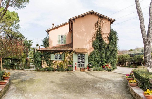 Colleverde House | Elegant farmhouse - park and swimming pool just 20' from the center of Rome - Free shuttle