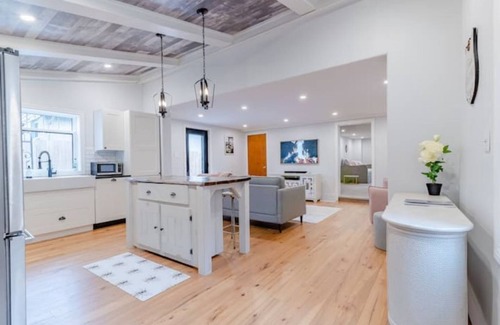 Elora House | Elegant Home in Elora with Stylish Décor and Excellent Location