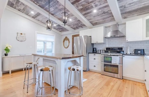 Elora House | Elegant Home in Elora with Stylish Décor and Excellent Location