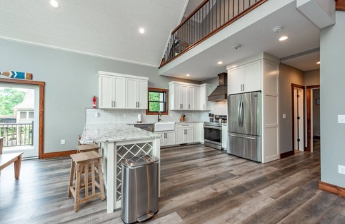 Swanton House | Elegant Lake Access Cabin w/Game Room