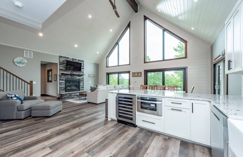 Swanton House | Elegant Lake Access Cabin w/Game Room