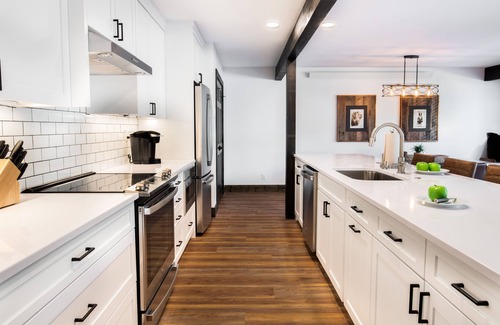 Moose Wilson Road Condo | Elegant Mountain Modern 3 Bdrm Condo, 5 miles from Jackson Hole Mountain Resort!