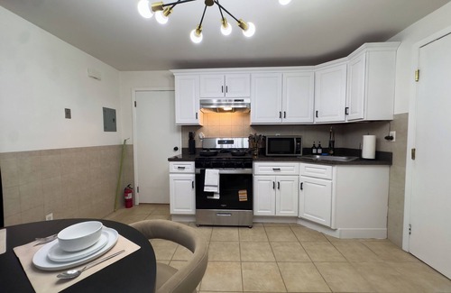Kearny Apartment | Elegant NYC View Stay! Park Free, 6 beds- Sleep 8+