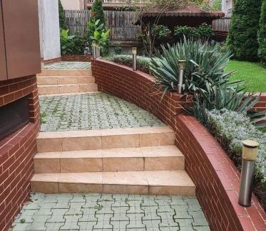 Pitesti Villa | Elegant Private Villa with 3 Bedrooms, Office, and shared courtyard, Perfect for 8 Guests