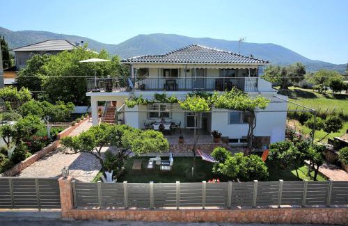 Igoumenitsa Apartment | "Elegant & Quiet House"