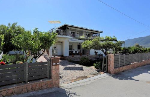 Igoumenitsa Apartment | "Elegant & Quiet House"