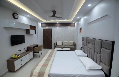 New Delhi Apartment | Elegant Studio Apartment in Central Delhi