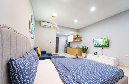 District 7 Apartment | Elegant Studio Sunrise City View D7 Hana's Apart