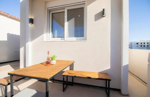 Agios Dimitrios Apartment | Elegant Suite near Beach 6