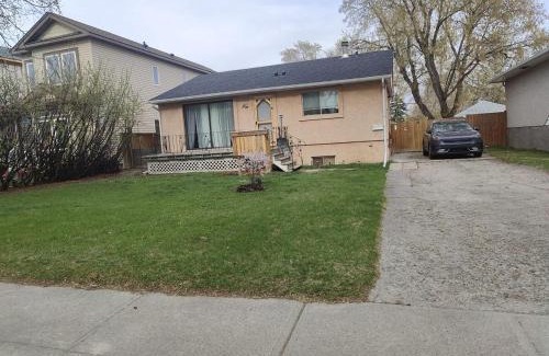 Forest Lawn House | Elegant upper unit bungalow - 10 mn from downtown