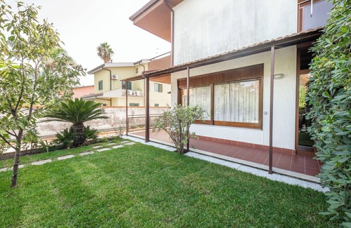 Tremestieri Etneo Villa | Elegant Villa with Garden between Catania and Etna