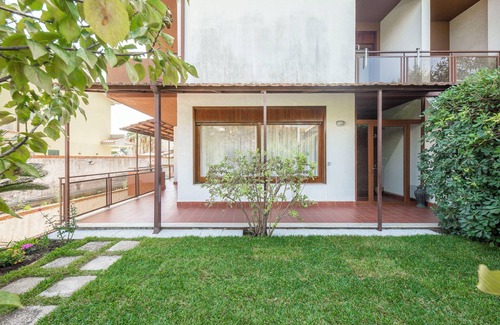 Tremestieri Etneo Villa | Elegant Villa with Garden between Catania and Etna