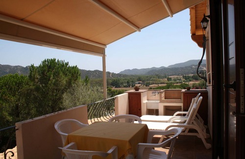 Cala Sinzias Apartment | Elegant villa overlooking the gorgeous beach in Cala Sinzias