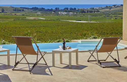 Menfi Villa | Elegant Villa with pool near the beaches - 4 bedrooms "Stunning location".