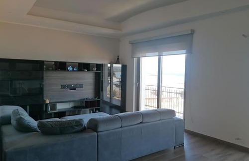 Crotone Apartment | Elegante appartamento in affitto (Casa Mariu ')