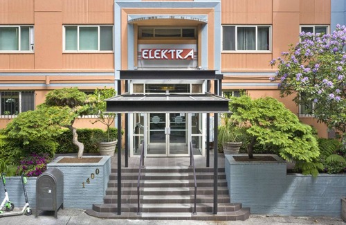 Downtown Seattle Apartment | Elektra Muse Studio w/Views - Walker’s Paradise