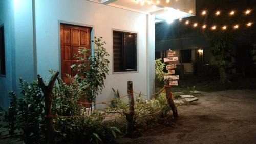 Daanbantayan House | ELEN INN - Malapascua Island - Private Fan room with shared bathroom #5