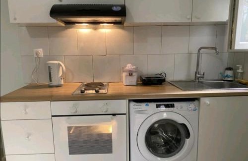 Mousio Apartment | Eleni's Central DownTown Quitness
