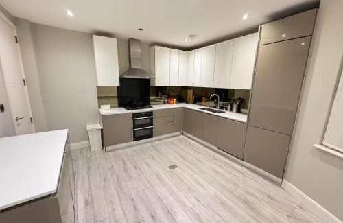 West Hendon House | ElevateYourStays in Hendon central