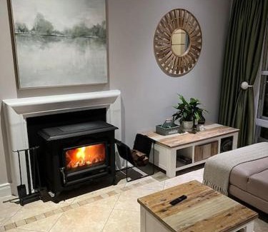 Claremont Apartment | Elgin Townhouse-Excellent location