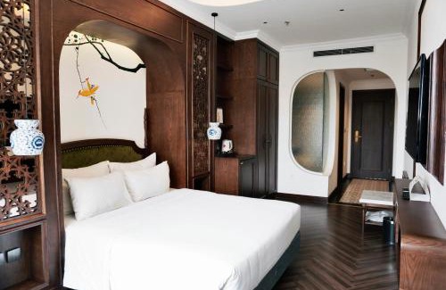 Van Mieu Hotel | Eli Suites