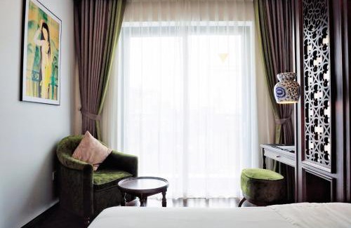 Van Mieu Hotel | Eli Suites