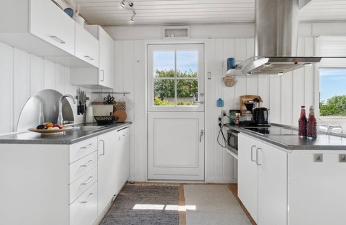 Vang House | "Eliene" - 400m from the sea by Interhome