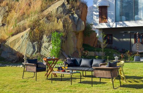 Bedla Villa | ELIVAAS Prive 5 BHK Kvanya Mansion with Pvt Pool & Home Theater