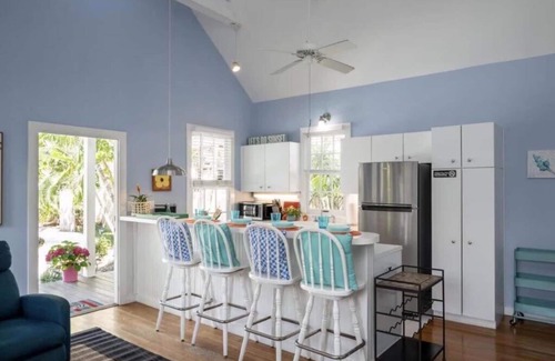 Old Town House | ELIZABETH'S SECRET: 3/2 In Old Town Key West, with a Private pool and Parking
