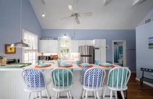 Old Town House | ELIZABETH'S SECRET: 3/2 In Old Town Key West, with a Private pool and Parking