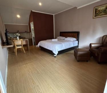 Lembang Cabin | eLKa-eS Villa