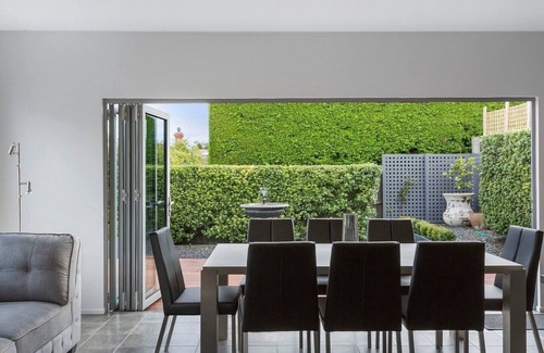 Glebe Cottage | Ellis Cottage Glebe Luxury 1 - 4 bedroom Cottage, Hobart, Tasmania