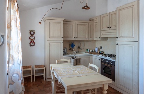 Panicale Apartment | Elm Tree Apt In Farmhouse With Pool, Panicale, Italy