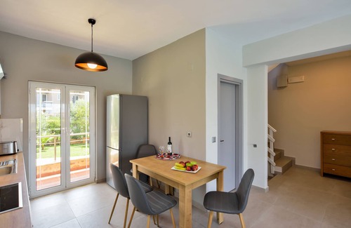 Makrys Tichos Villa | Elma's Villa, a peaceful, family friendly villa, close to Agioi Apostoloi beach