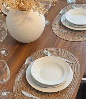 Shadwell Apartment | Elysian Nights-Entire 3 bedroom, 2 bathroom-WC, palm Garden Home