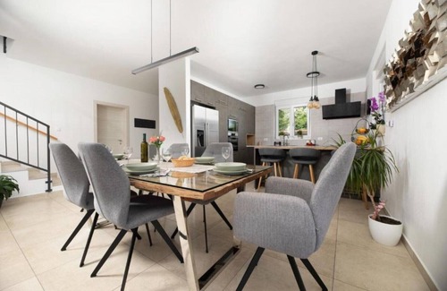 Risika Villa | Ema Luxury Villa