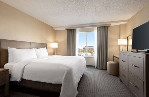 Dublin Hotel | Embassy Suites by Hilton Columbus Dublin