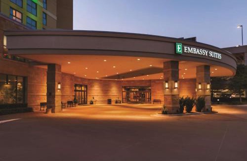 Frisco Hotel | Embassy Suites by Hilton Dallas Frisco Hotel & Convention Center