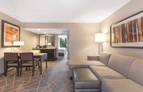 Southeast Hotel | Embassy Suites by Hilton Denver Tech Center North
