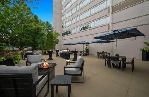 Troy Hotel | Embassy Suites by Hilton Detroit Troy Auburn Hills